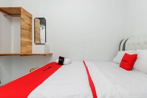 Desk, free WiFi, bed sheets