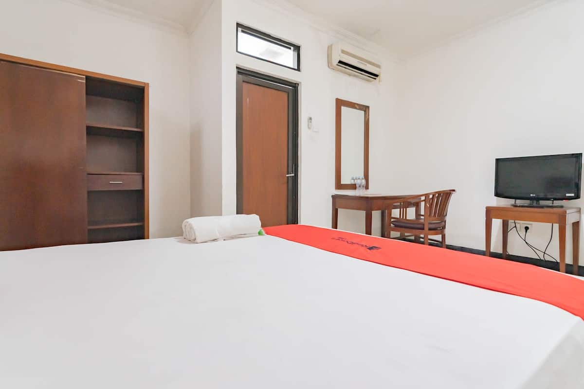 Habitación doble | Escritorio, wifi gratis y ropa de cama