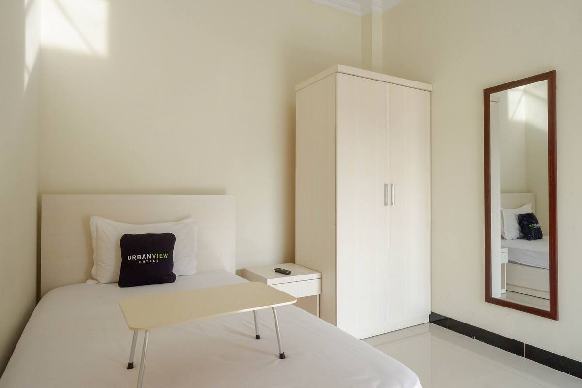 Habitación individual | Escritorio, wifi gratis y ropa de cama