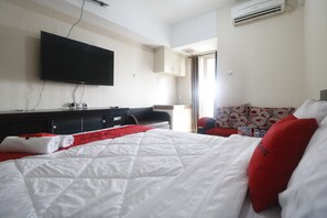 Dobbeltrom | Skrivebord og sengetøy