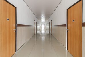 Hallway - RedDoorz near RSU Suaka Insan (Banjarmasin)