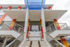 Front of property - RedDoorz near RSU Suaka Insan (Banjarmasin)