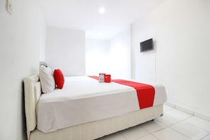 Desk, free WiFi, bed sheets