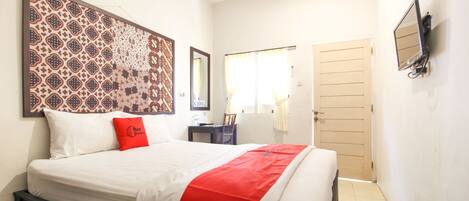 Double Room | Desk, free WiFi, bed sheets