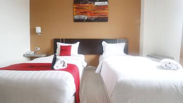 Deluxe Twin Room | Desk, free WiFi, bed sheets