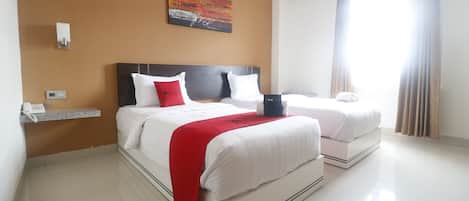 Deluxe Twin Room | Desk, free WiFi, bed sheets