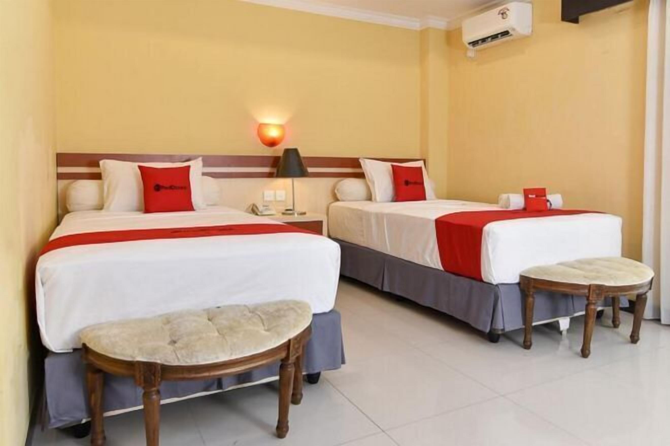 Desk, free WiFi, bed sheets