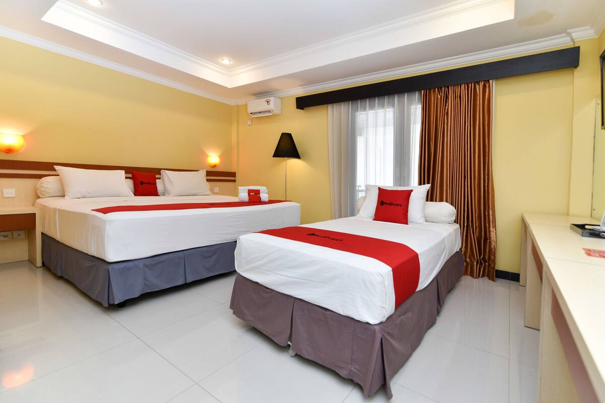 Chambre Familiale | Bureau, Wi-Fi gratuit, draps fournis