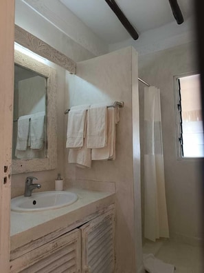 Deluxe Double Room | Living area