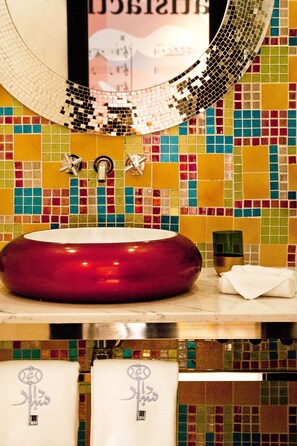 Chambre Signature Mick Jagger | Salle de bain | Baignoire et douche séparées, baignoire relaxante profonde