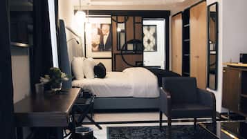 Suite Forbes | Egyptian cotton sheets, premium bedding, minibar, in-room safe