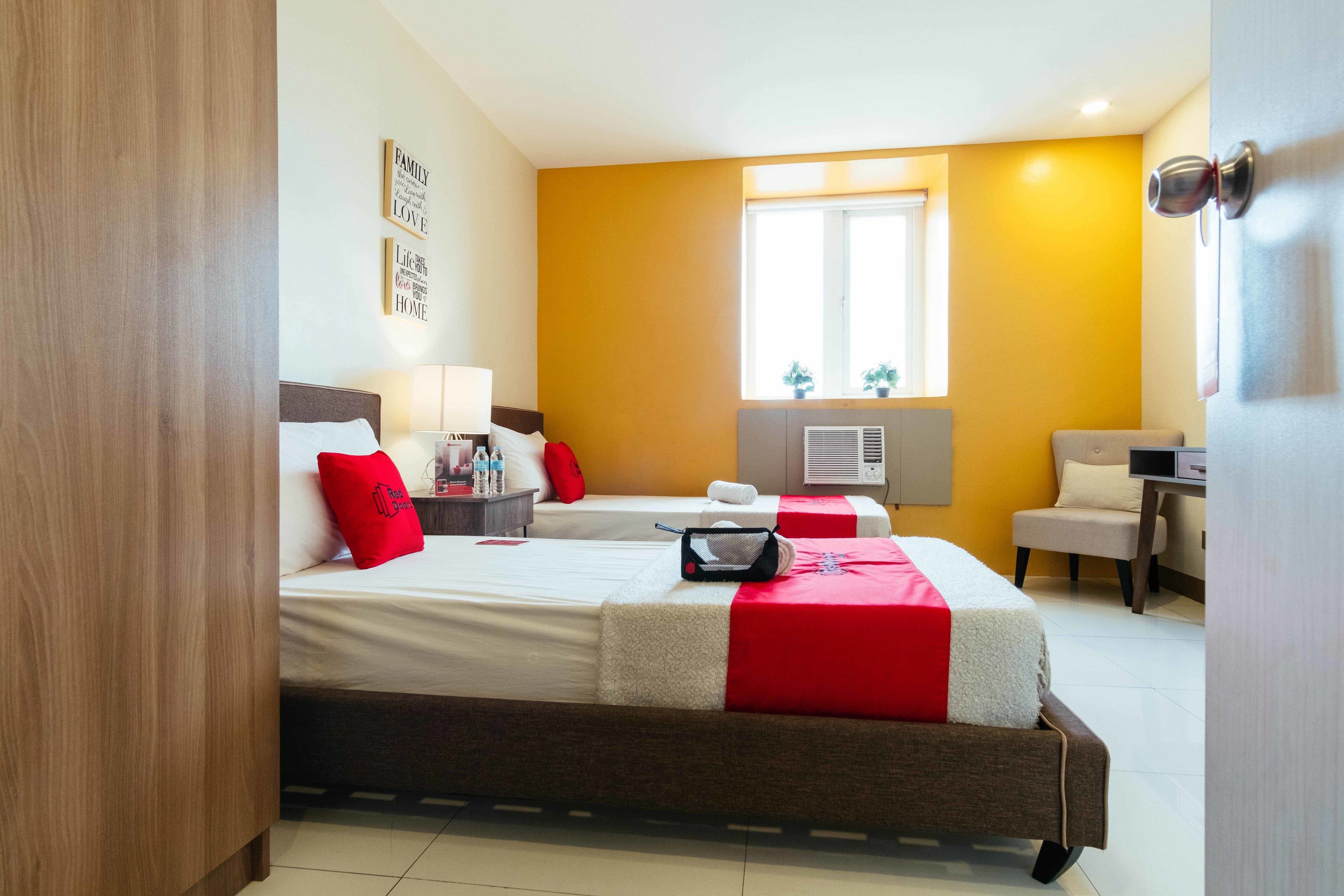 Free WiFi, bed sheets