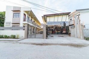 Front of property - RedDoorz Plus @ Sindalan San Fernando City (San Fernando)