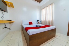 Habitación doble | Escritorio, wifi gratis y ropa de cama 