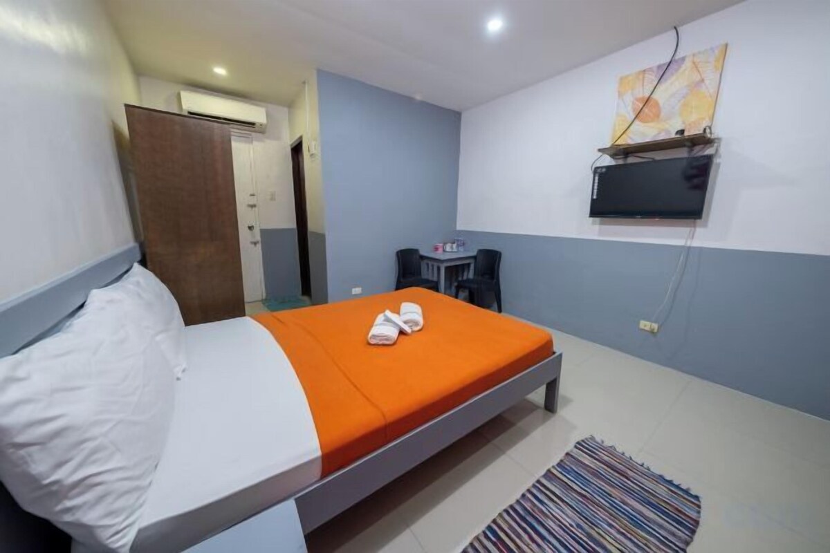 Bureau, Wi-Fi gratuit, draps fournis