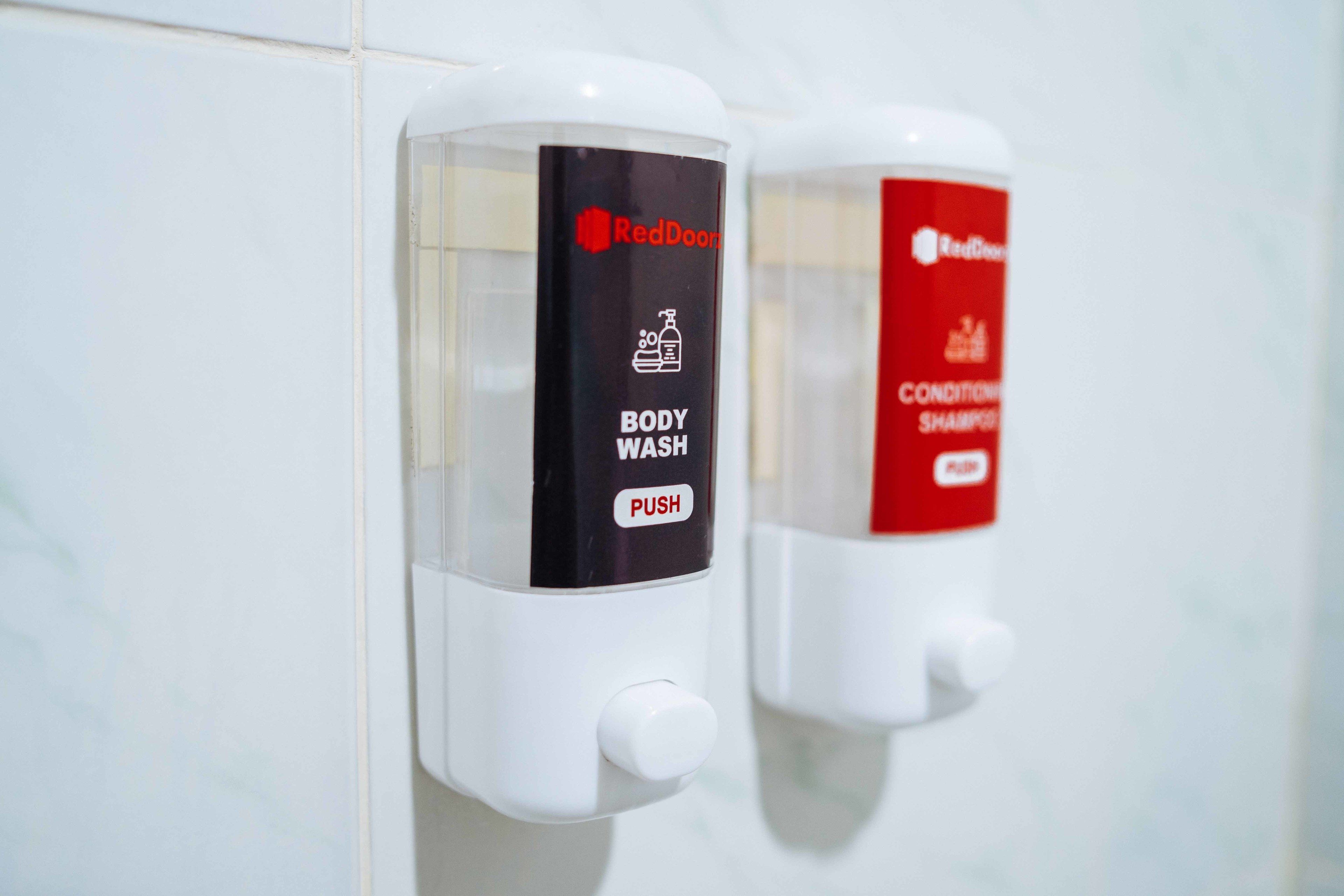 double room | bathroom | shower, free toiletries, towels