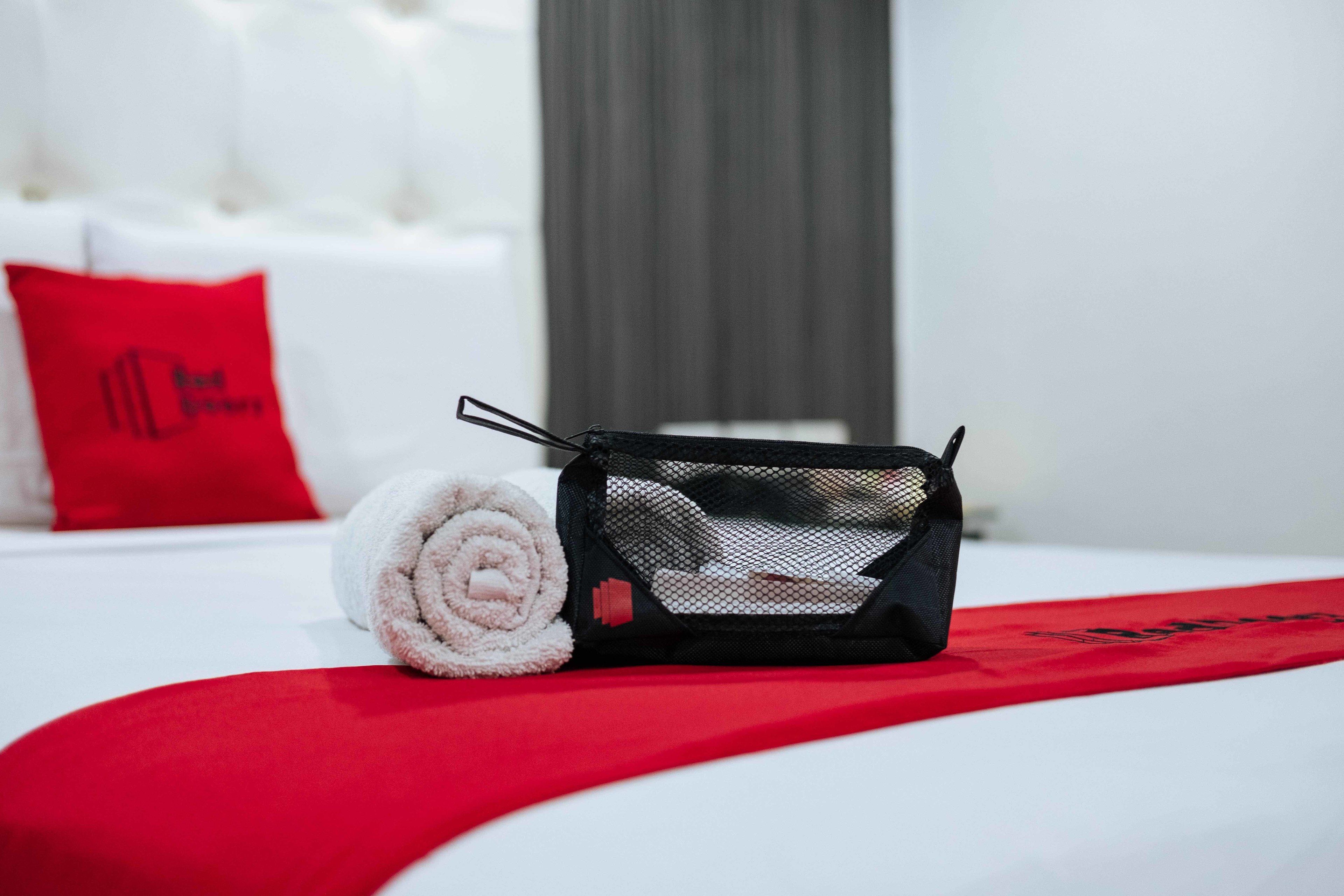 double room | free wifi, bed sheets