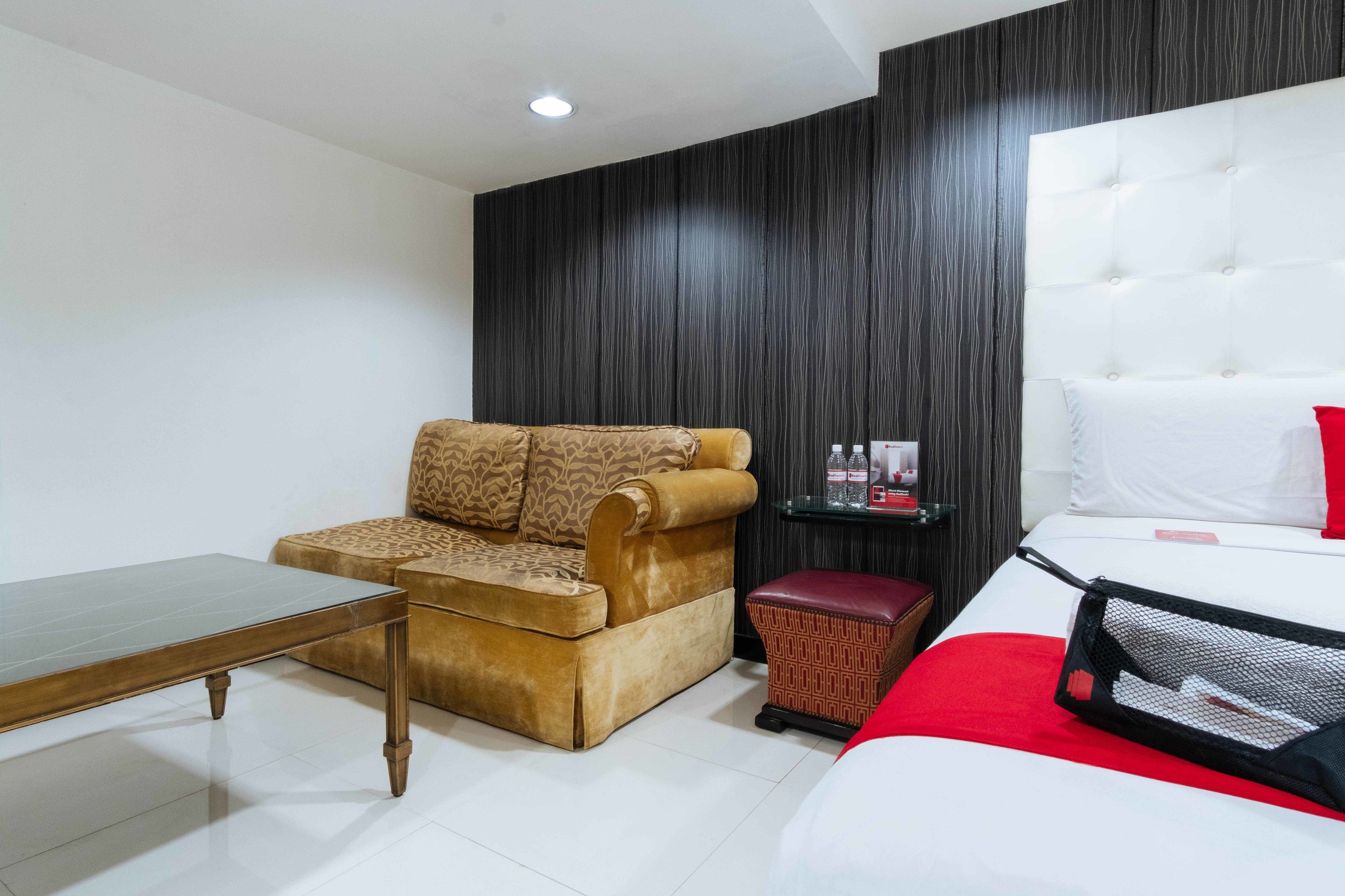 double room | free wifi, bed sheets