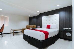 Double Room - RedDoorz Plus @ V. Mapa Extension Santa Mesa (Manila)