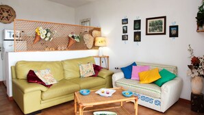 Appartement, 2 chambres (up to 6 people) | Coin séjour