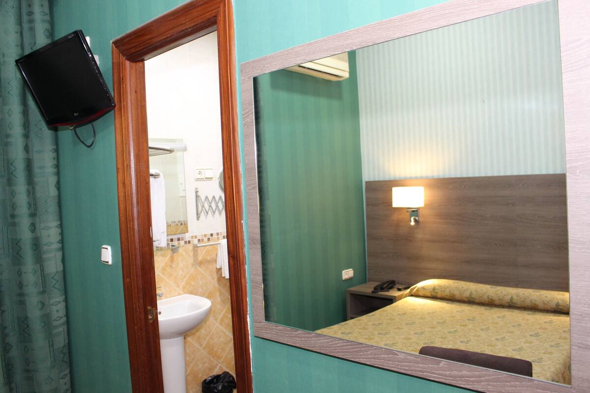 superior double room | minibar, in-room safe, free cots/infant beds, free wifi
