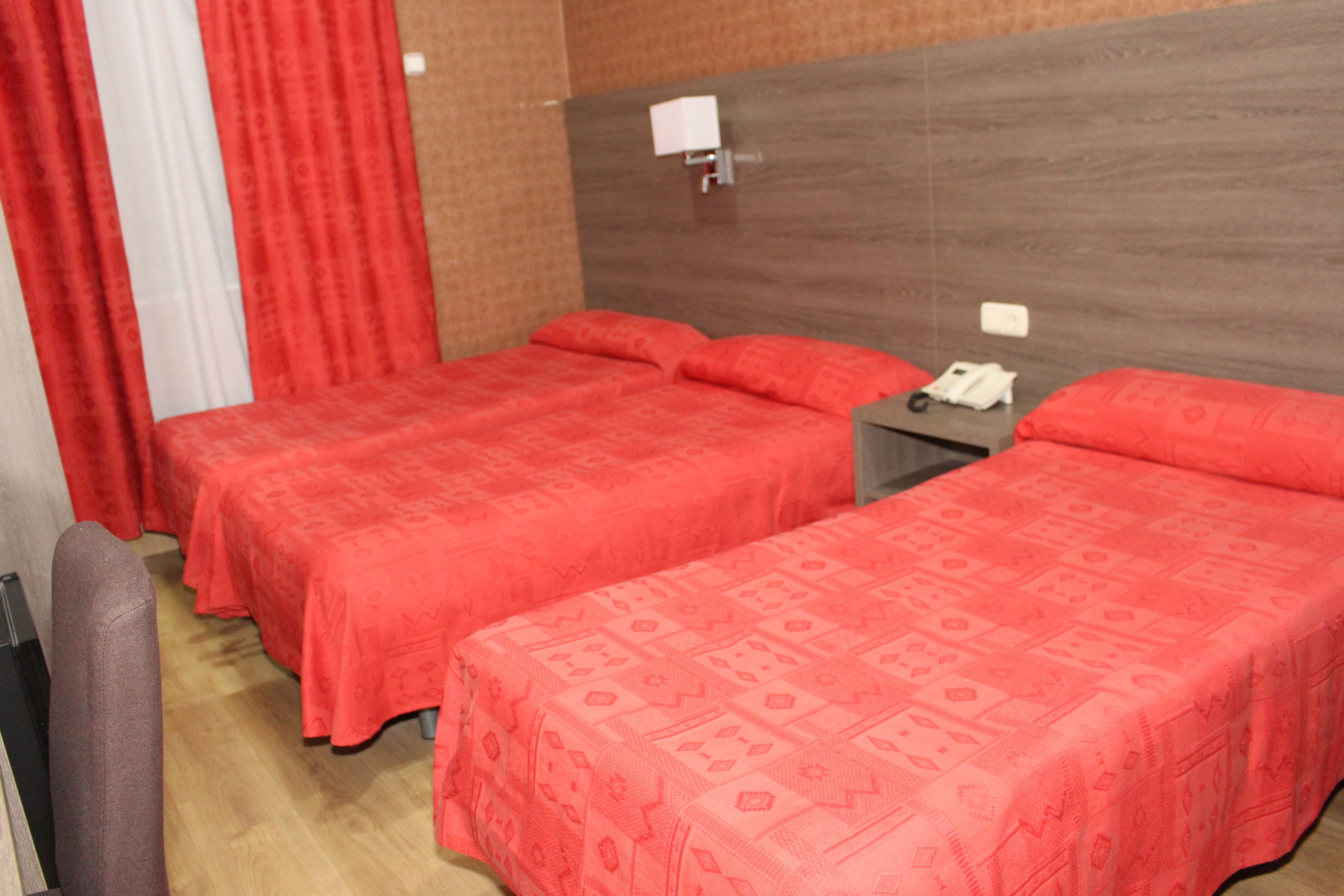 triple room | minibar, in-room safe, free cots/infant beds, free wifi