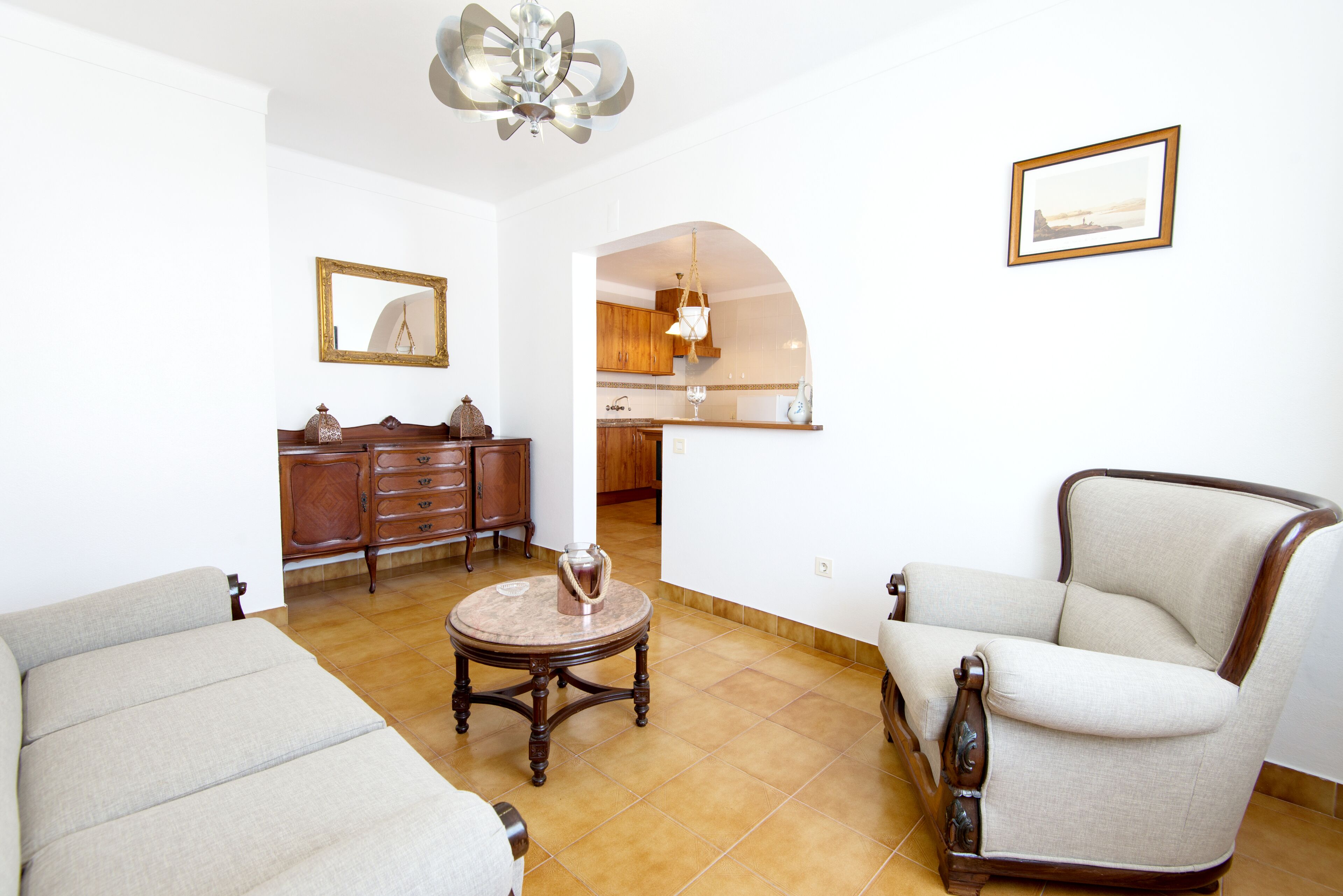 公寓, 2 间卧室 (Ground Floor) | 起居区 | 50-厘米液晶电视 （配备卫星频道）、电视