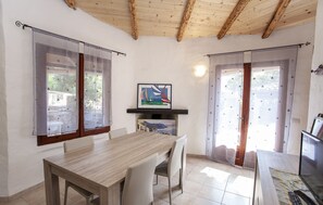 Apartment, 1 Schlafzimmer | Essbereich im Zimmer