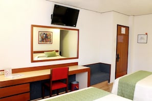 Superior Room, 2 Double Beds, Non Smoking | Desk, blackout drapes, free WiFi - Hotel Manalba (Mexico City)