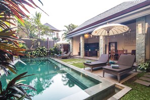 Outdoor pool - Villa Verano at Echo Beach Canggu (Canggu)