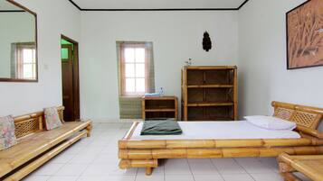Standard Room, Private Bathroom | In-room safe, bed sheets