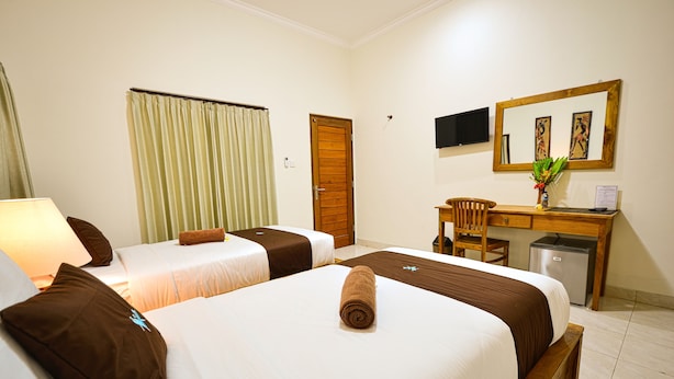 Deluxe Twin Room | Desk, soundproofing, WiFi (free), bed sheets