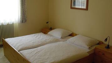 Doppelzimmer (Zimmer 4) | Schreibtisch, kostenloses WLAN