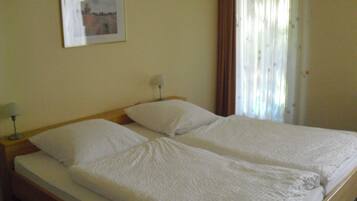 Basic Apartment (Zimmer 6) | Desk, free WiFi