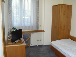 Single Room (5)