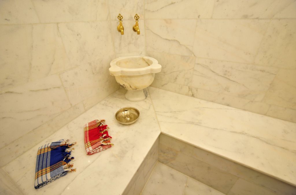 shower, free toiletries, hair dryer, slippers