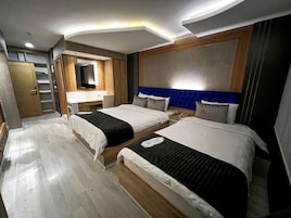 Artículos del minibar gratis y escritorio