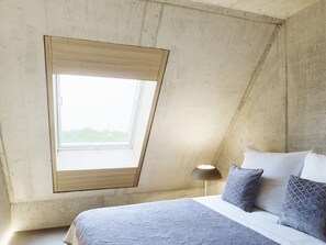 Leilighet (ipartment M) | 1 soverom, allergitestet sengetøy, safe på rommet og skrivebord