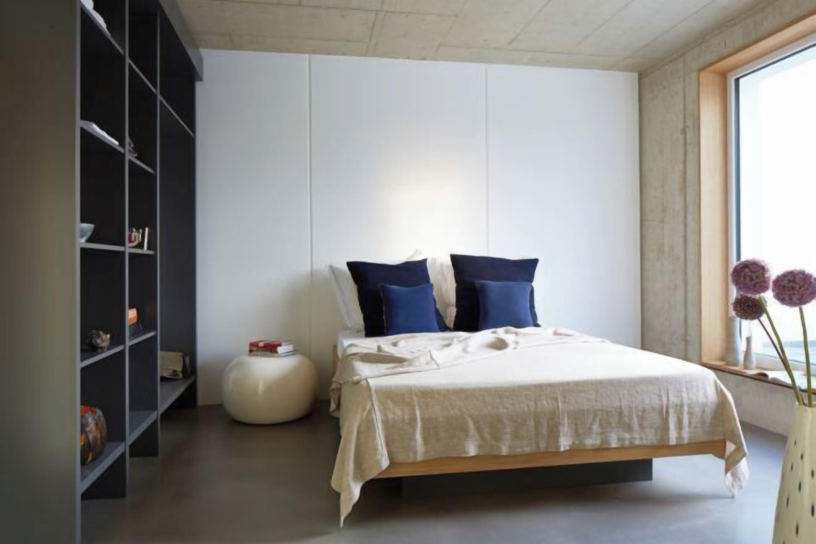 1 dormitorio, ropa de cama hipoalergénica, caja fuerte y escritorio