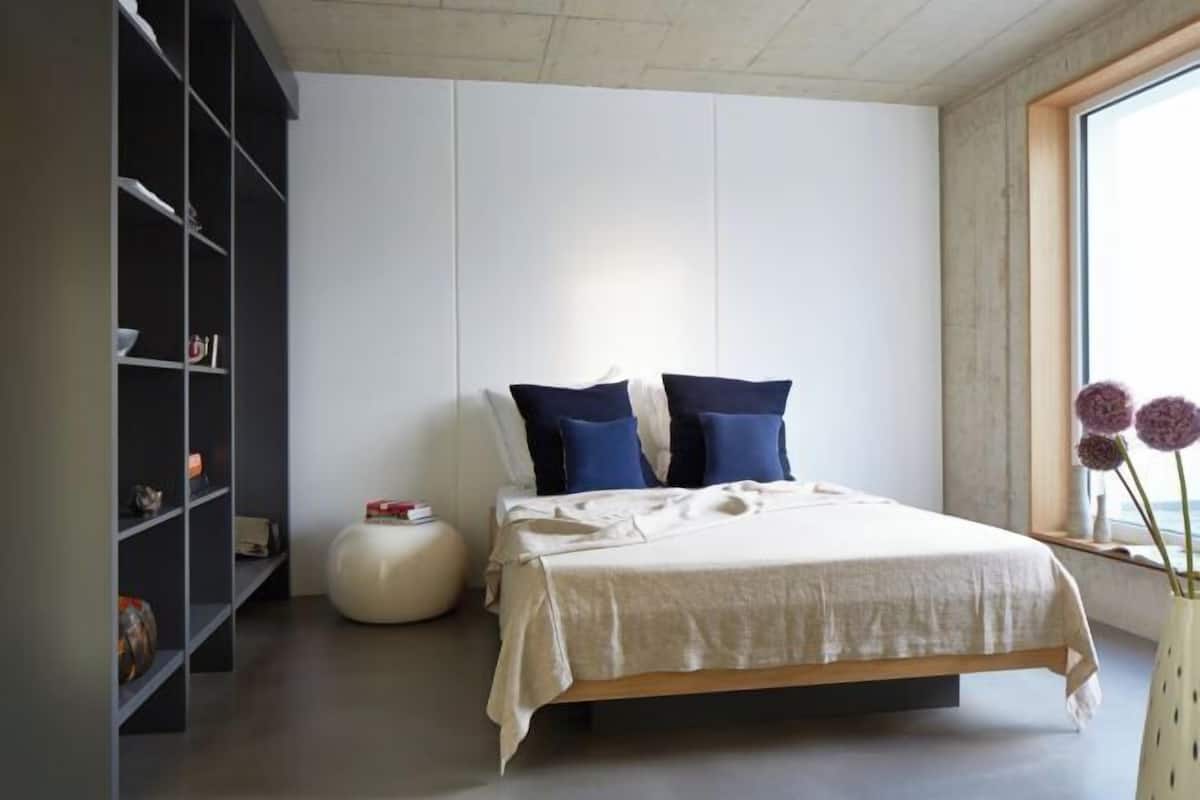 1 bedroom, hypo-allergenic bedding, in-room safe, desk