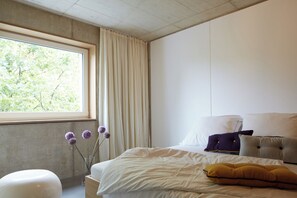 Apartment (ipartment M) | 1 bedroom, hypo-allergenic bedding, in-room safe, desk - ipartment Cologne Mülheim (Cologne)