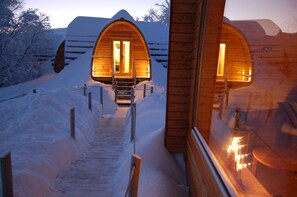 Superior Cabin (Winter Cabins) | Premium bedding, pillow-top beds, free WiFi, bed sheets - Gamme Cabins by Snowhotel Kirkenes (South Varanger)
