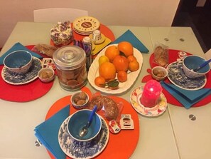 Bao gồm bữa sáng buffet hàng ngày