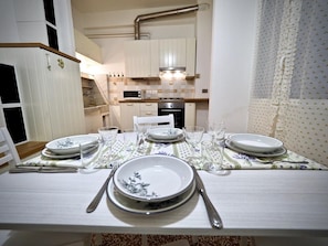 Apartment, 2 Bedrooms | In-room dining