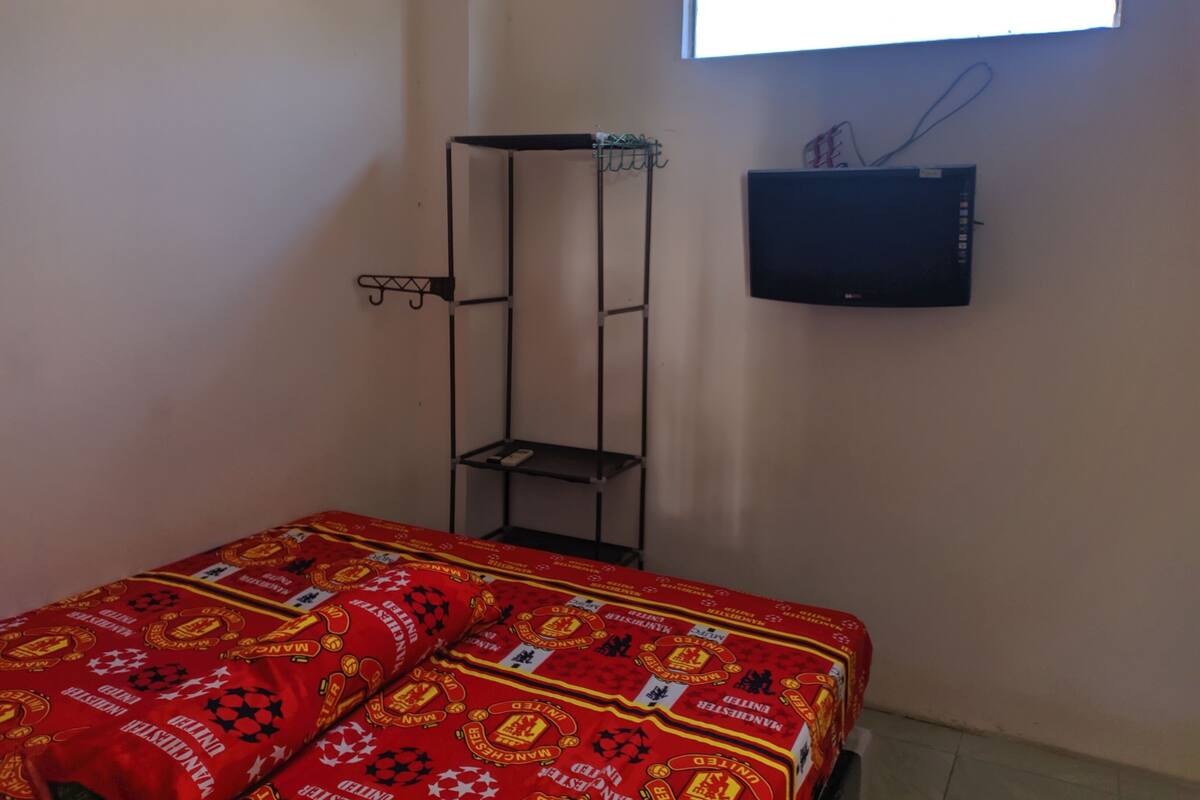 Deluxe Double Room, Private Bathroom | Desk, free WiFi, bed sheets
