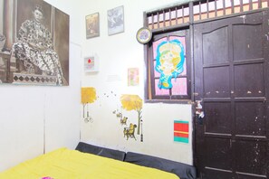 Standard Single Room, Shared Bathroom - Wisma Sarjana Guesthouse (Depok)