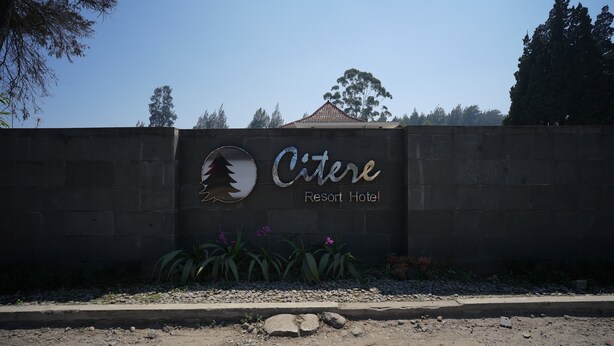 Señal para el Hotel Citerê Resort con logotipo y nombre.