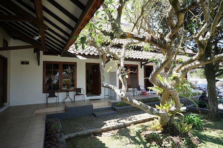 Front of property. Hotel Citere II