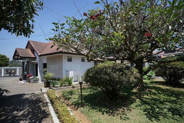 ด้านหน้าที่พัก