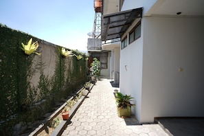 Standard Twin Room | Terrace/patio